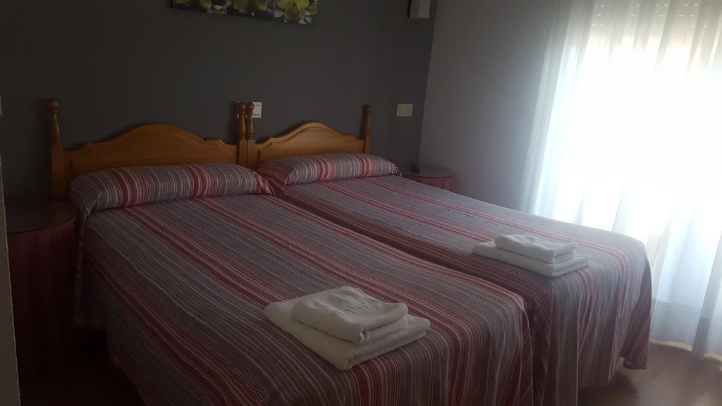 Hostal La Tablada Navaleno Buitenkant foto